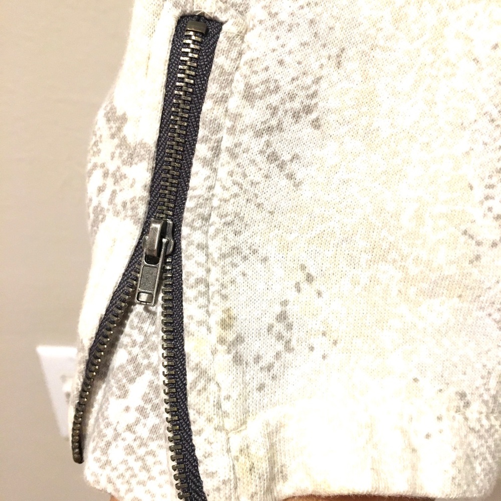 PRICE DROP - Hurley Pale Snakeskin S/M Sweatshrt - Picture 3 of 7